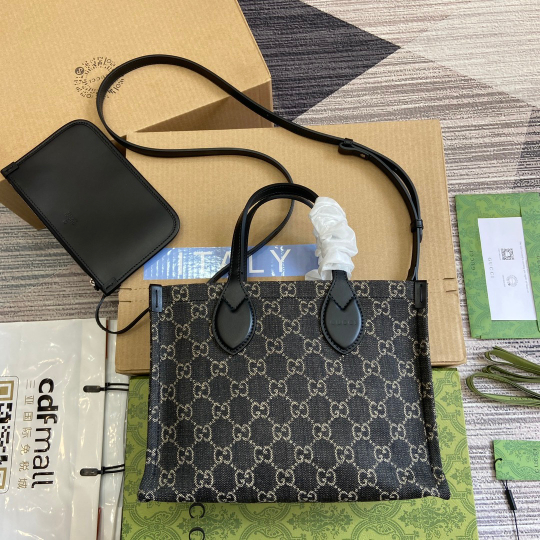 Gucci Ophidia GG Medium Tote Bag