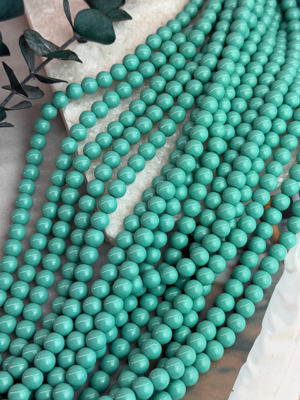 Стеклянный жемчуг 8 мм, нить 40 см, морская волна, под керамику