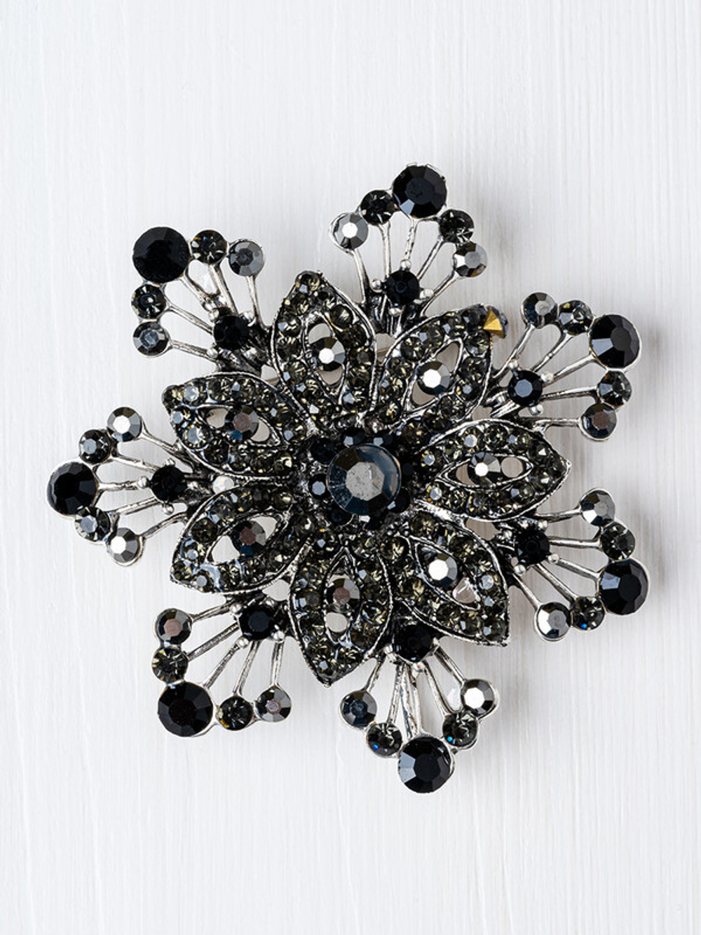 30061230 Брошь Chance