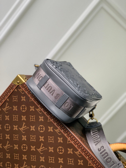 Louis Vuitton Cruiser Messenger