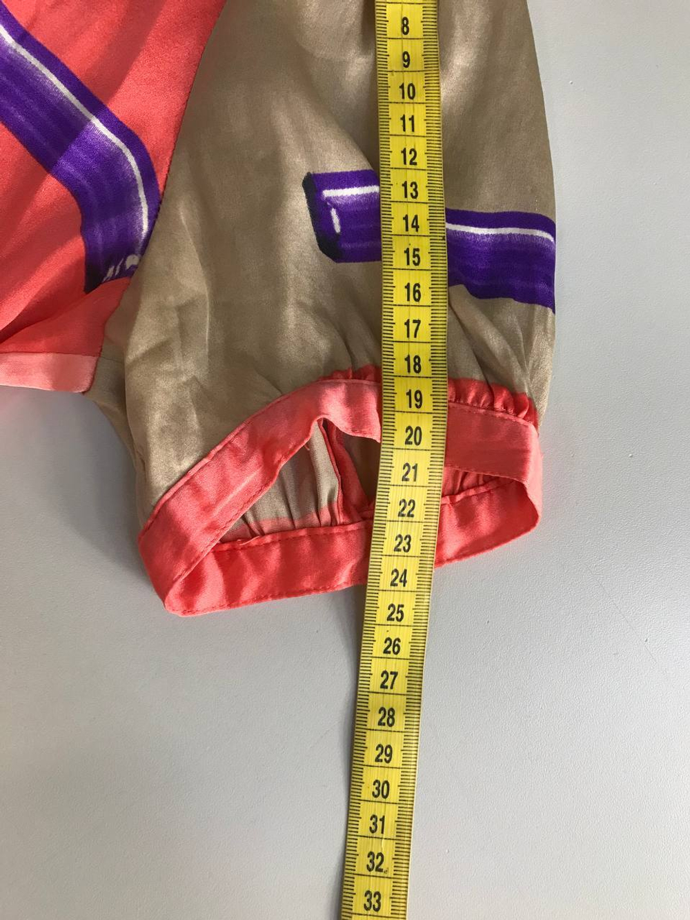 Блузка Versace шелковая, маркировка S, визуально на 44 размер