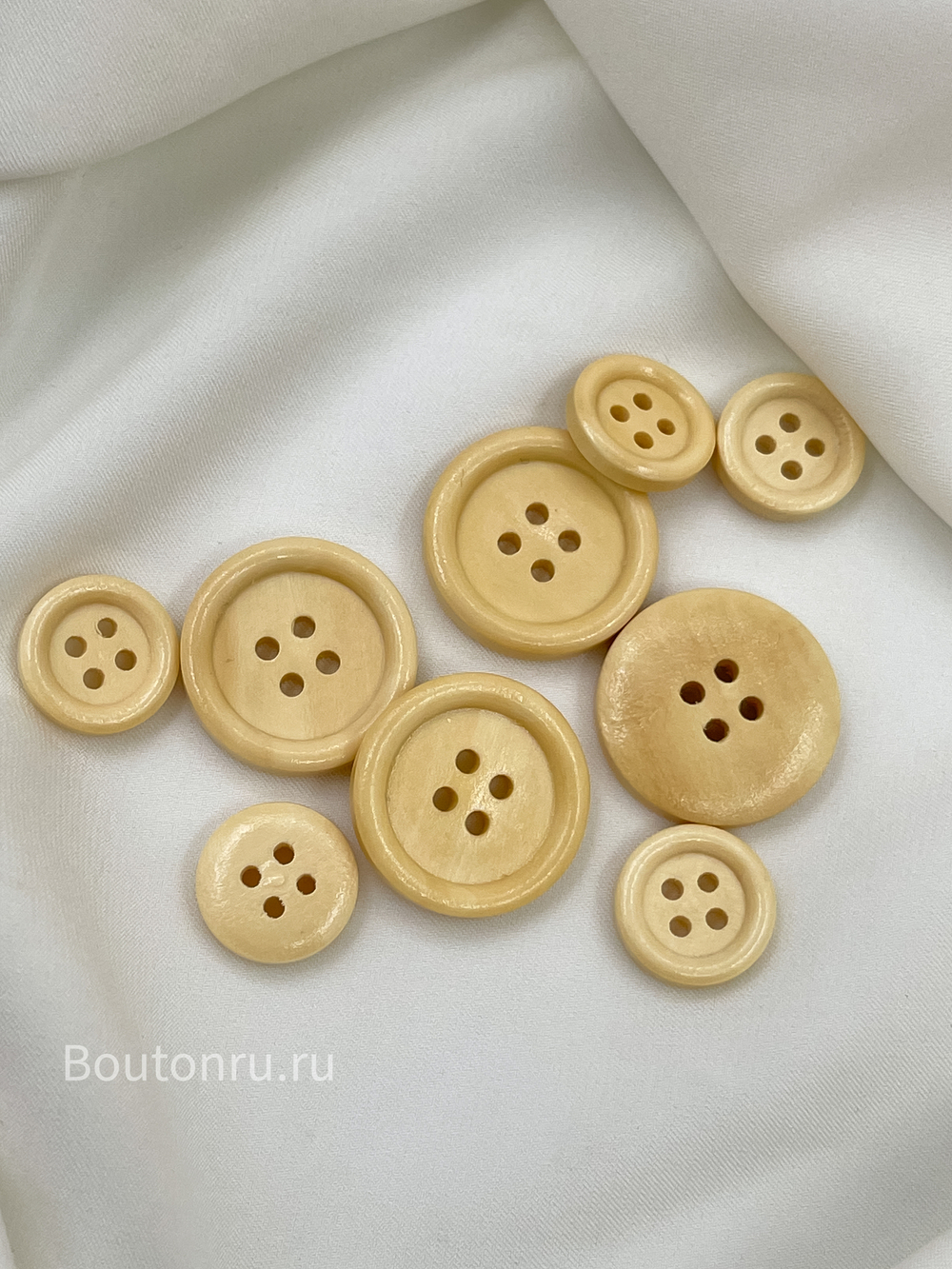 Пуговицы на прокол деревянные (бледно-желтые)