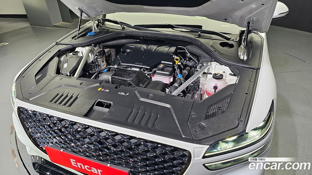 Genesis GV70 2.5T Бензин 2WD (04.2022)