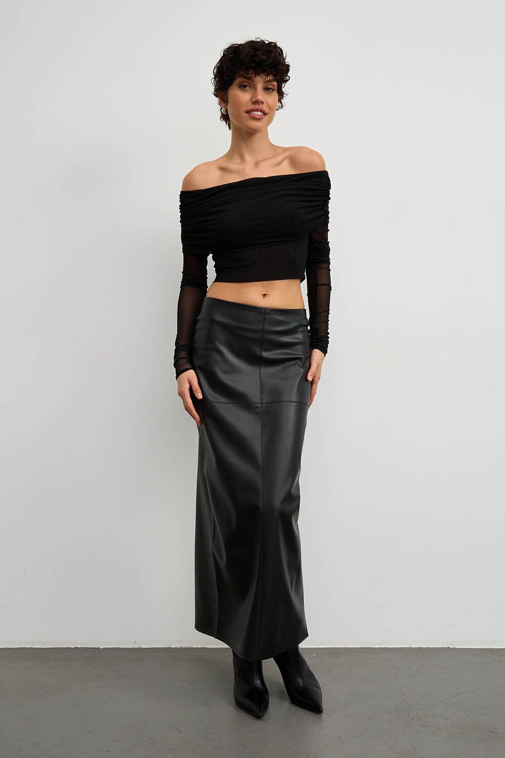 Юбка макси с разрезом сзади из экокожи
