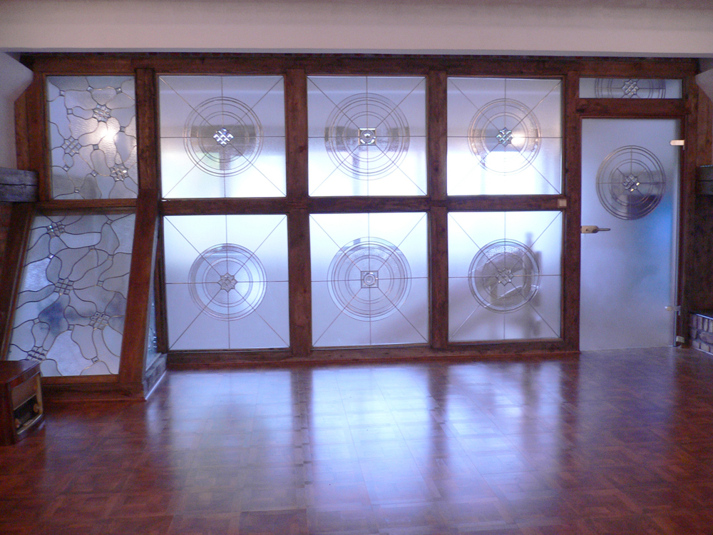 Витражи , UV фотопечать , объёмная UV фотопечать , ультратонкие ( 7 мм ) световые панели.