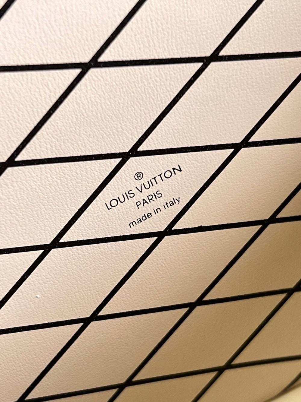 Louis Vuitton Petite Malle