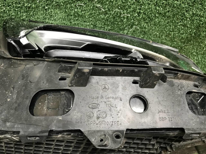 Битая Фара левая Mercedes GLC X253 (2019-2022) LED