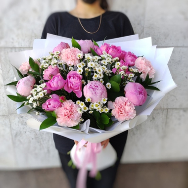 Авторский букет с пионами