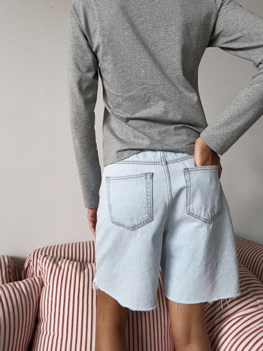 Голубые бермуды из денима