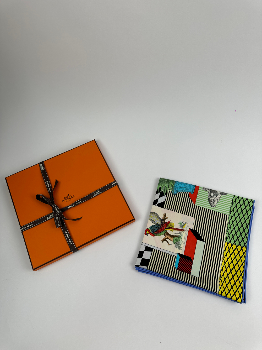 Платок Hermes Grand Theater Nouveau Silk Scarf 90