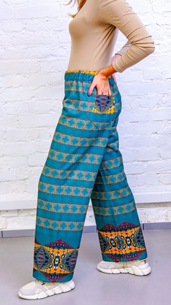 Комплект (худи и брюки) "Четыре фигуры", по мотивам картины Кандинского "Четыре фигуры на трех квадратах"