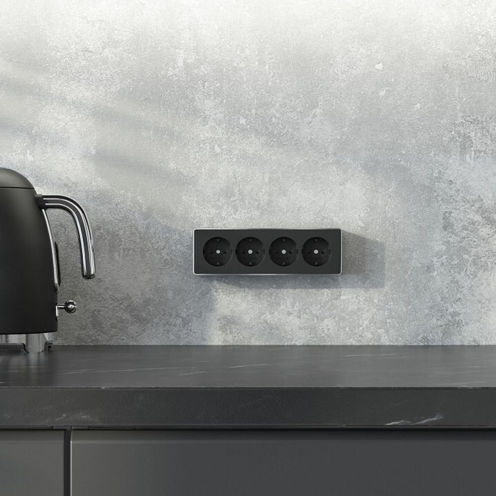 Розетка четверная с заземлением и со шторками Werkel Gallant W5072258