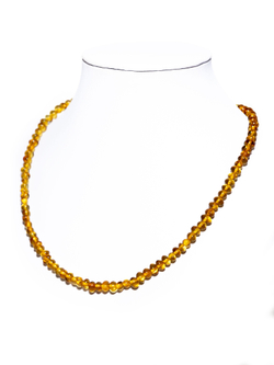 Бусы из цельного янтаря, бусины 7 на 4 мм, размер регулируется от 45 до 48