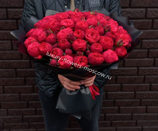 Букет пионовидных Ред Пиано 47шт