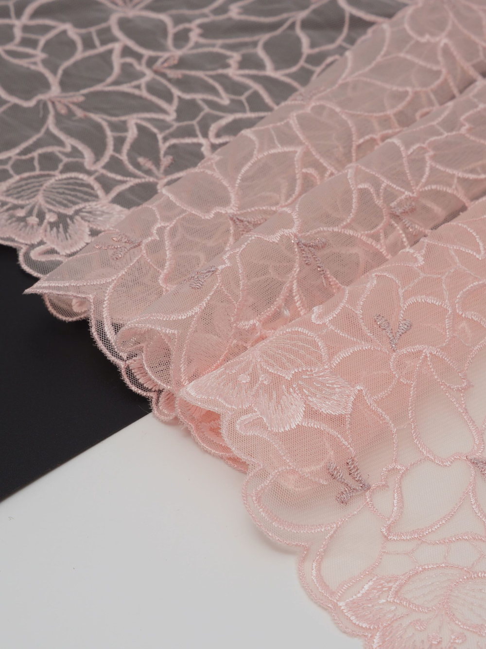 Вышивка на сетке пудровая неэластичная ширина 23 см