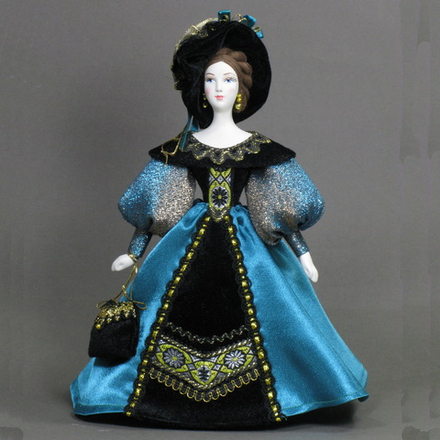 Сувенирная кукла в платье для визитов
