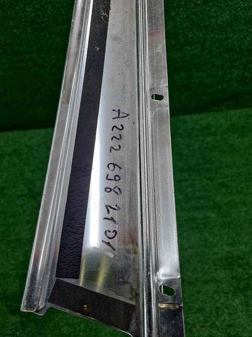 Молдинг двери левый Mercedes S W222 (2013-2020)