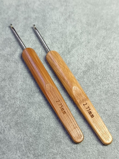 Крючок металлический с бамбуковой ручкой, 2,75 мм