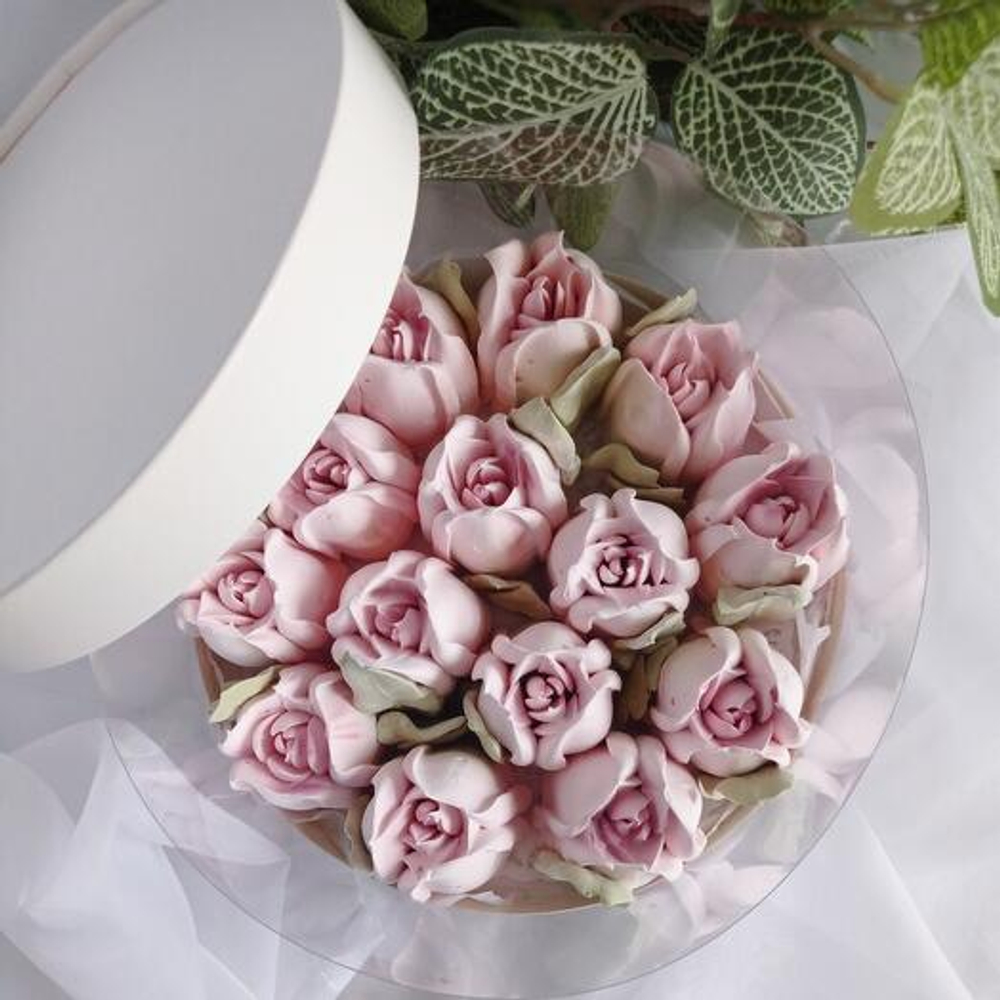 Шляпная коробка белая диаметр 240 мм высота 100 мм