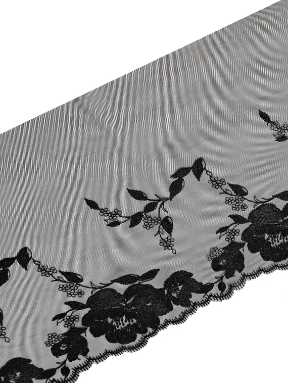 05-151 Вышивка на неэл. сетке 23 см, черный (левая)