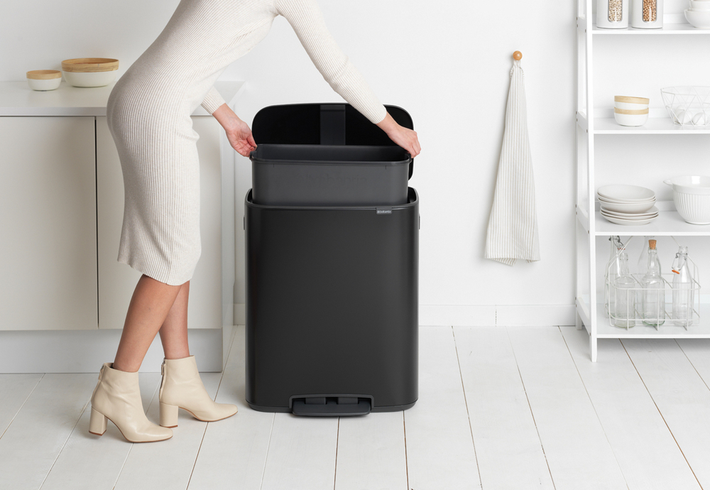 Мусорный бак Bo Pedal Bin 60л Brabantia Черный матовый