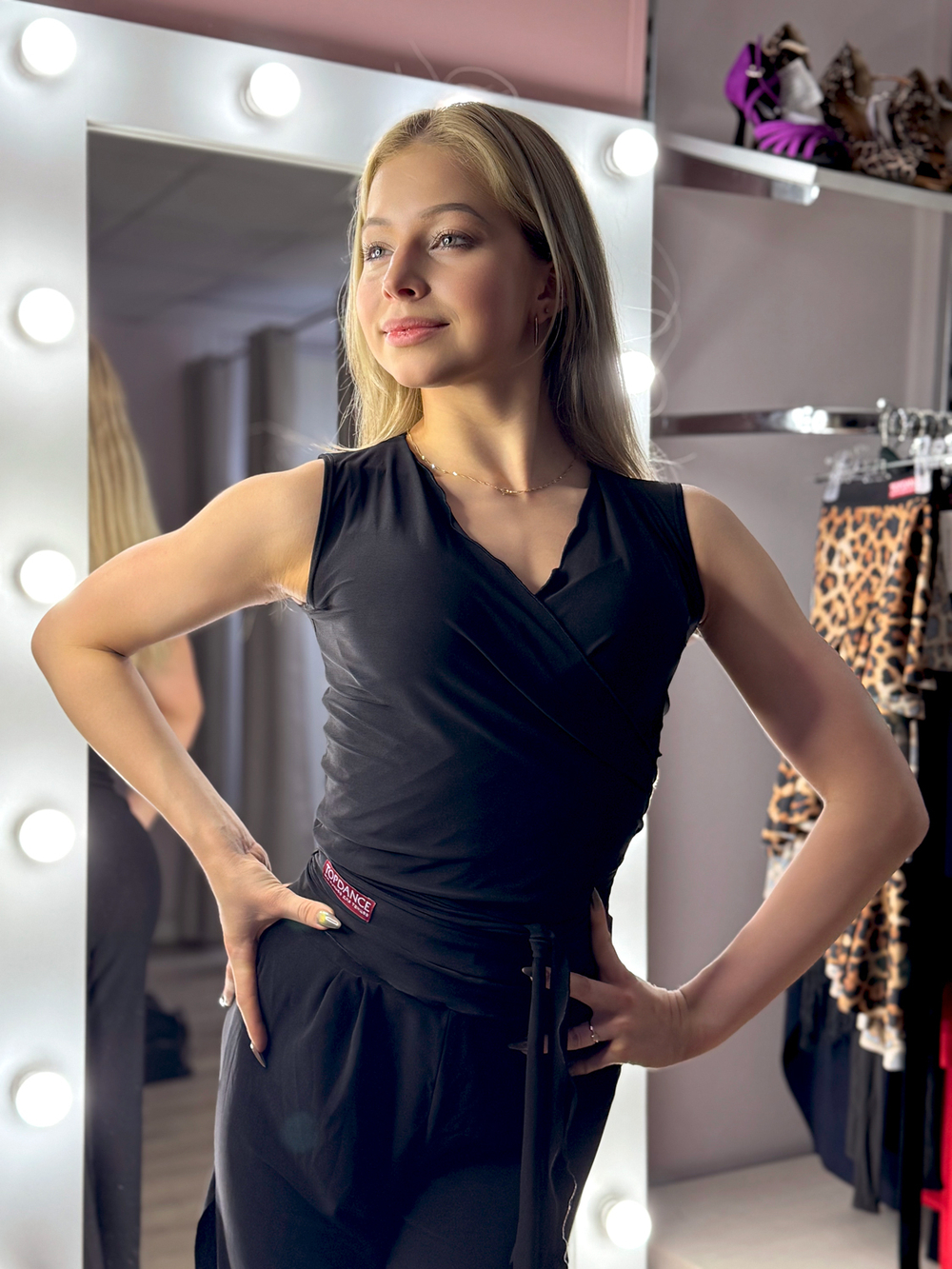 Топ с запахом на завязках, без рукава