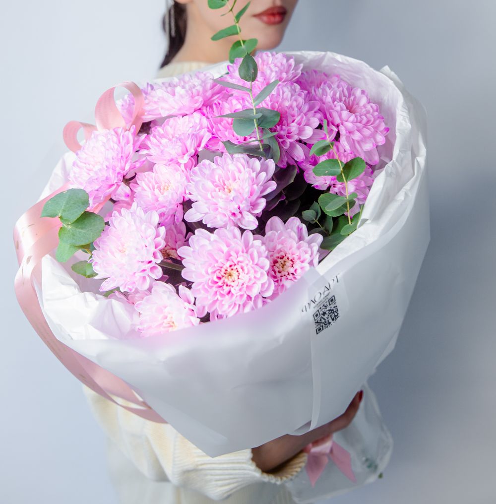 Хризантема с эвкалиптом "S" 