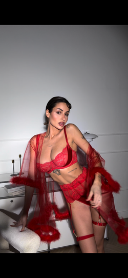 Халат Полупрозрачный в красном цвете