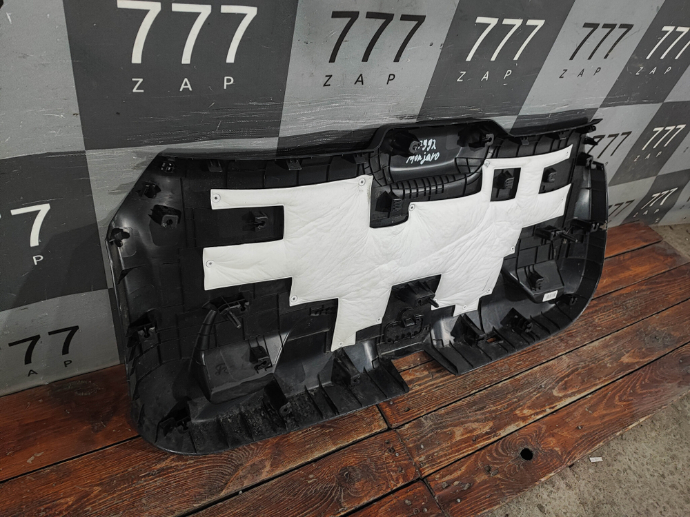 Обшивка крышки багажника Geely Monjaro 21-нв Б/У Оригинал 8889284952B01