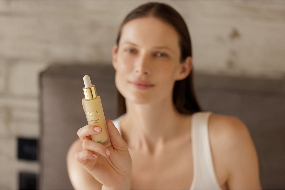 AHAVA MultiVitamin - осветляющая сыворотка с витамином С /   30  ml  / GTIN 697045162802