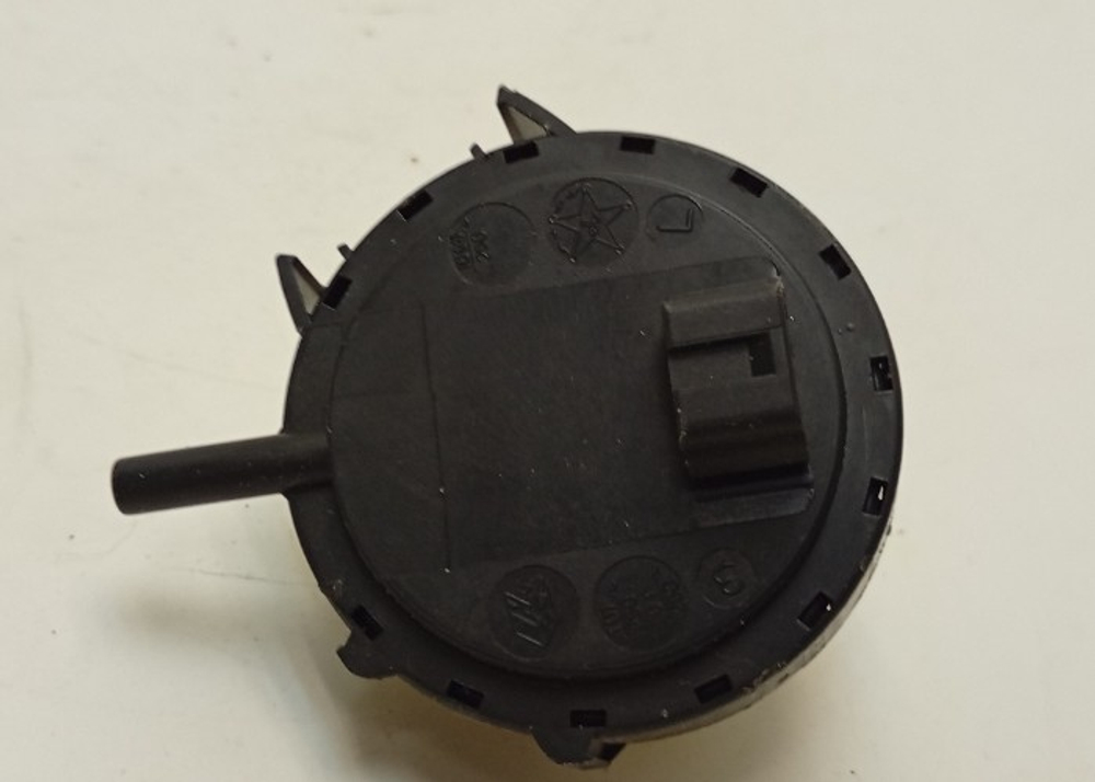 STA4648D ктп9 Датчик уровня воды для посудомоечной машины SMEG STA4648D б/у