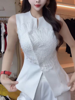 Женский брючный костюм с жилетом