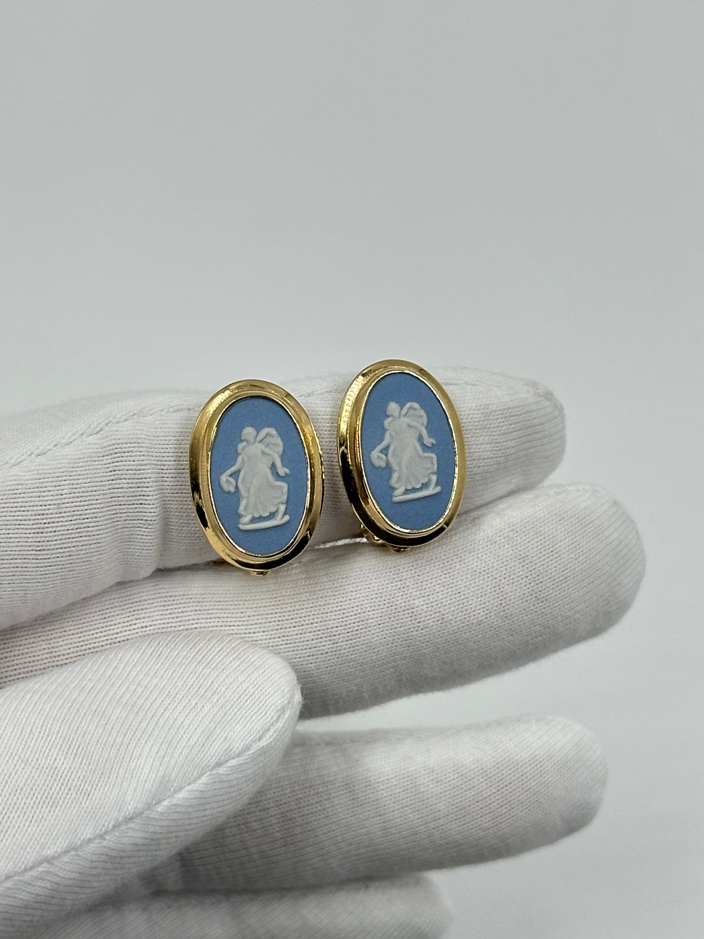 Клипсы Wedgwood голубые