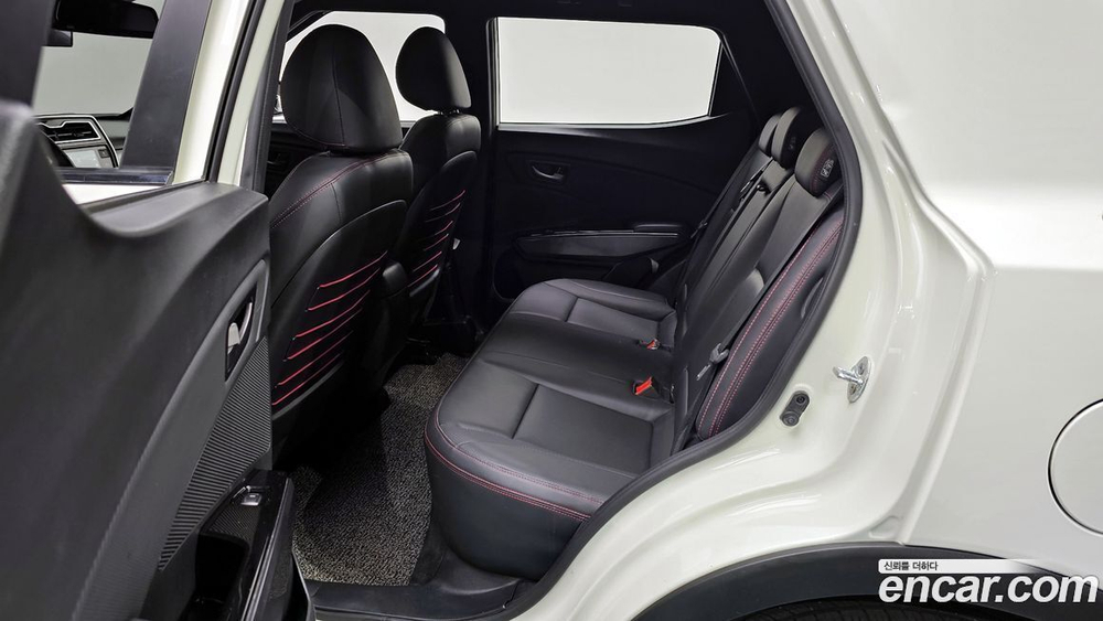 KG Mobility (Ssangyong) Very New Tivoli Бензин 1.5 2WD (05.2021)