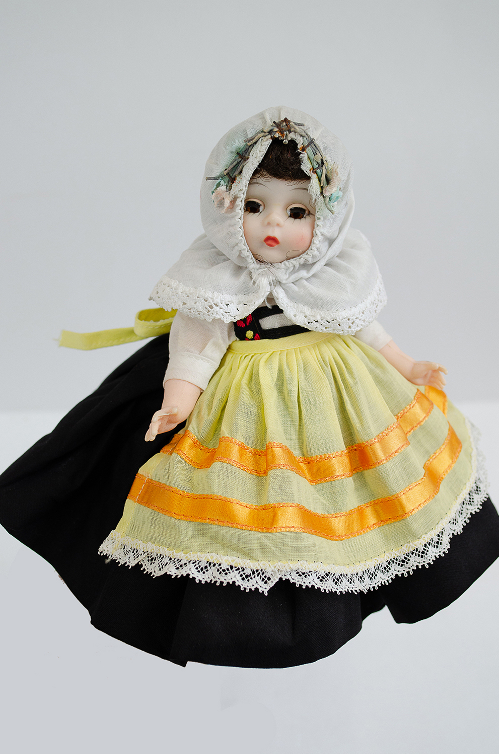 Кукла Vintage Madame Alexander 8 Греция. 1960