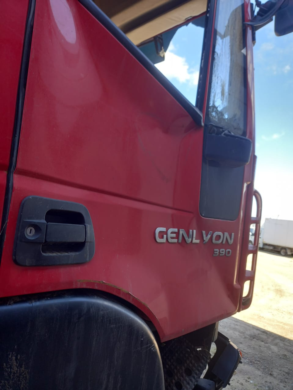HONGYAN 908 8x4 Самосвал CQ3406HV39 (Дизельный, 8,7 л, 387 л.с., МТ)