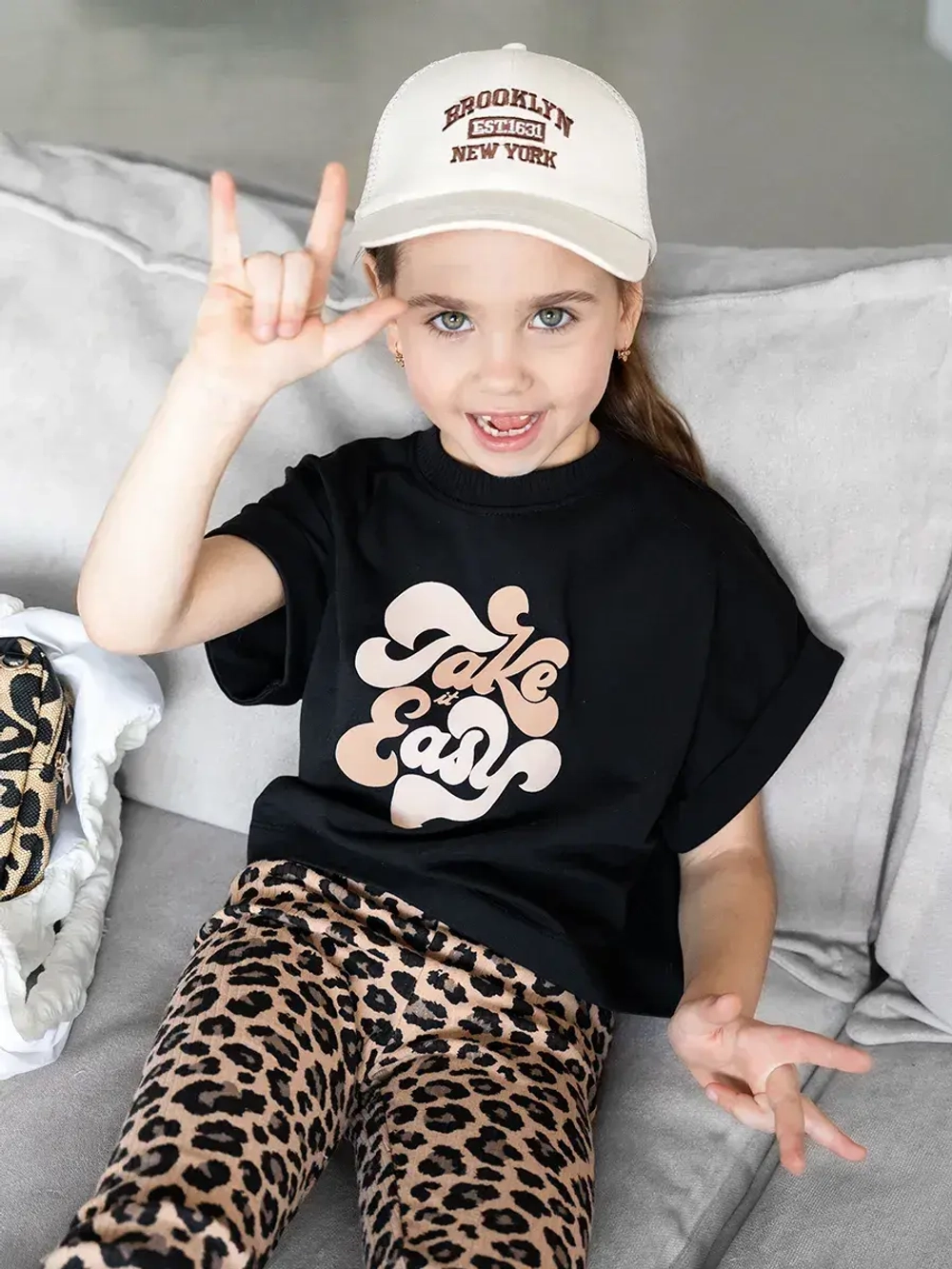 Костюм для девочки осенний футболка и леггинсы