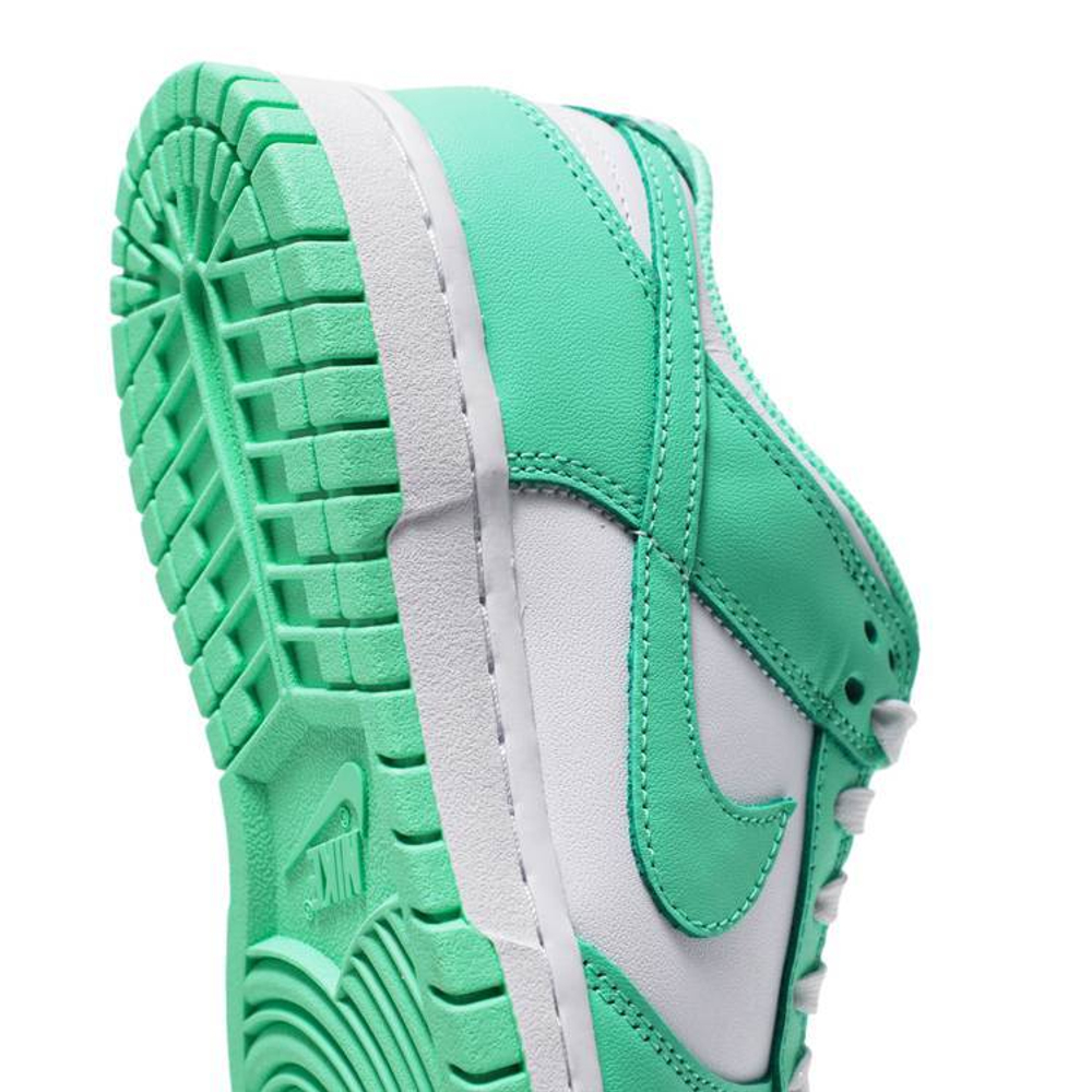 Кроссовки Nike Dunk Low Green Glow (Женская размерная сетка)