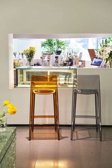 Полубарный стул Ghost 65 см прозрачный дымчатый