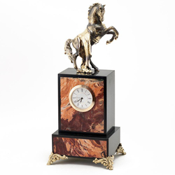 Часы "Конь с попоной" камень яшма 130х110х320 мм 3600 гр.  R113066