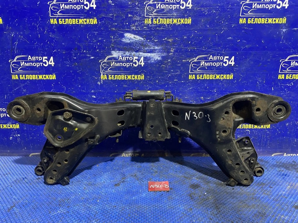 Балка передняя поперечная NISSAN R'NESSA 2000