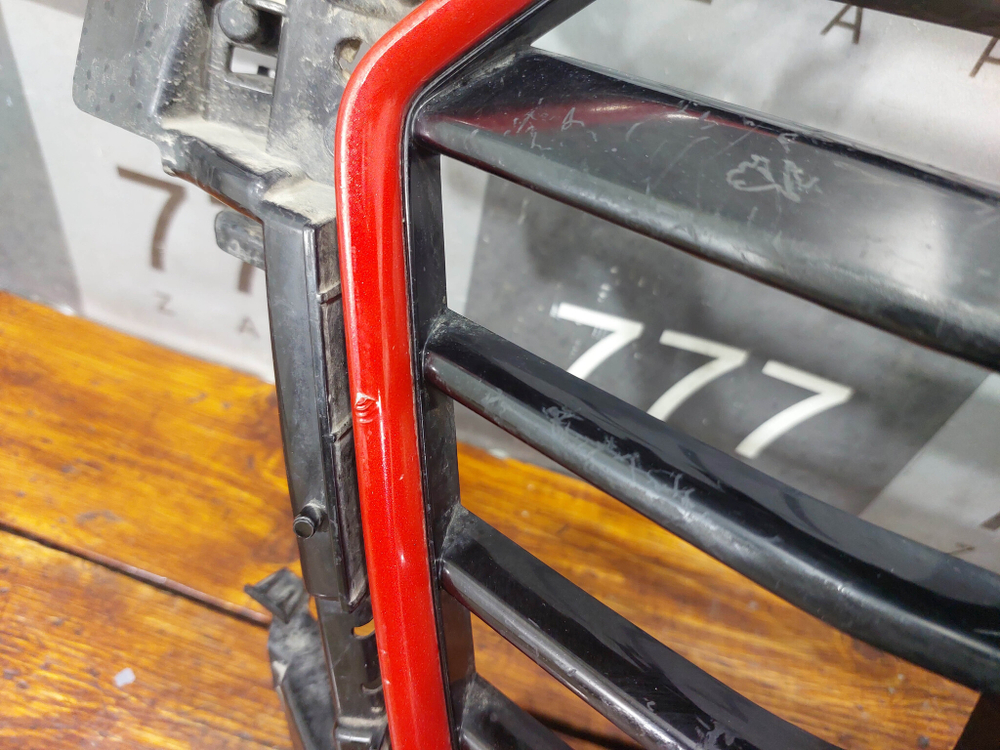 Решетка радиатора Audi TT (8S) 14-19 Б/У Оригинал 8S0853651