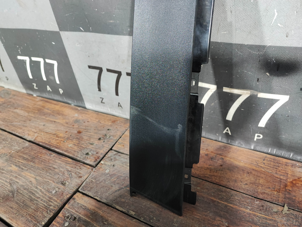 Накладка двери передней правой Kia Carnival 4 (KA4) 20-нв Б/У Оригинал 82260R0000