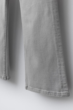 ZARA ДЖИНСЫ FLARE С ДВОЙНОЙ ПУГОВИЦЕЙ, СЕРЫЙ