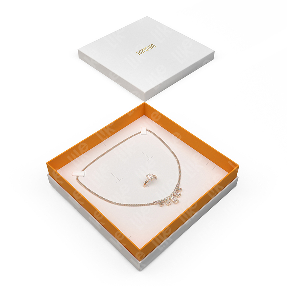 Футляр картонный с прослойкой «Степ» 165x165x42 мм.