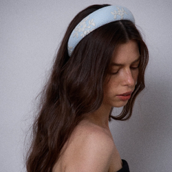 Ободок объемный голубой с гипюром