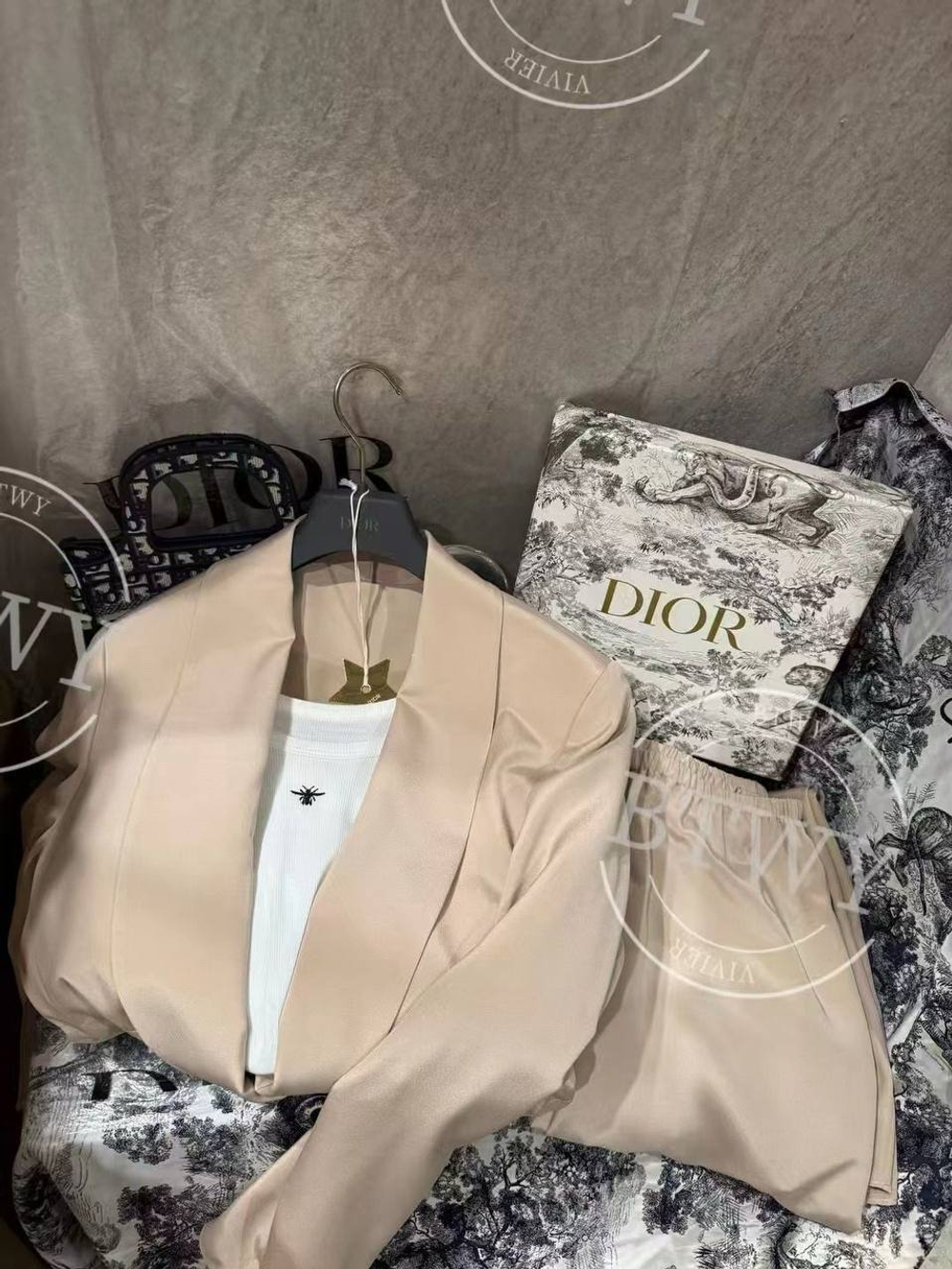 Костюм Dior