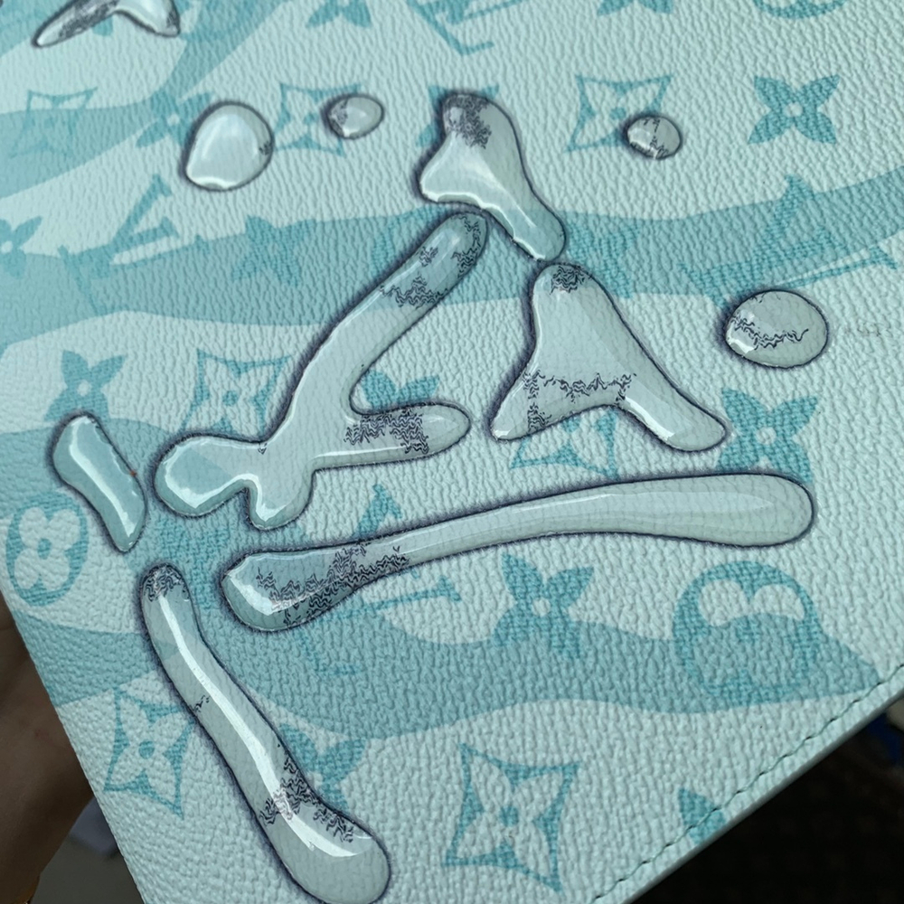Louis Vuitton Pochette Voyage MM