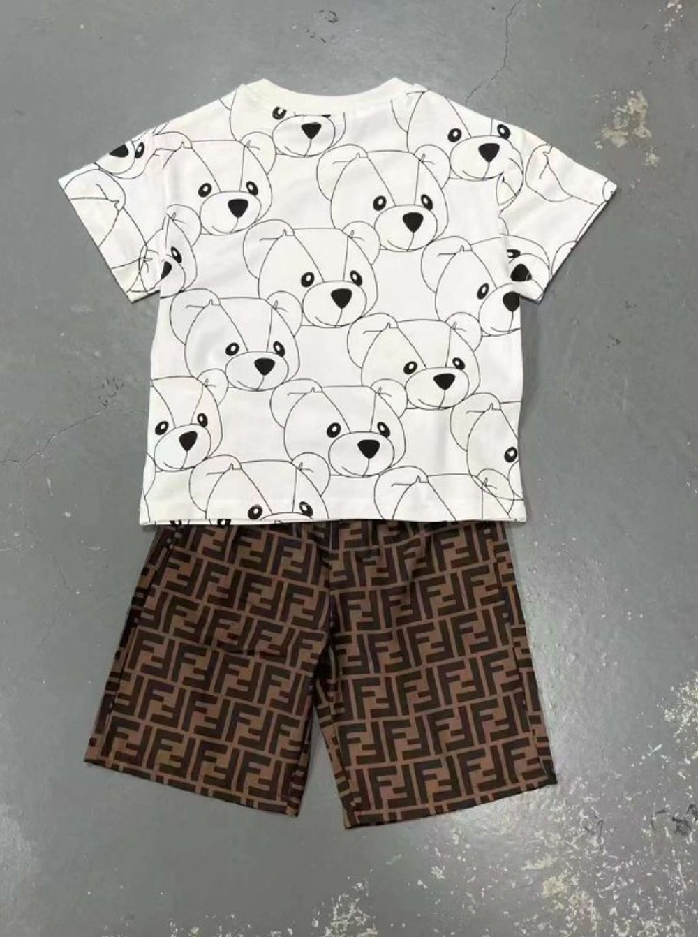 Шорты и футболка Fendi Kids