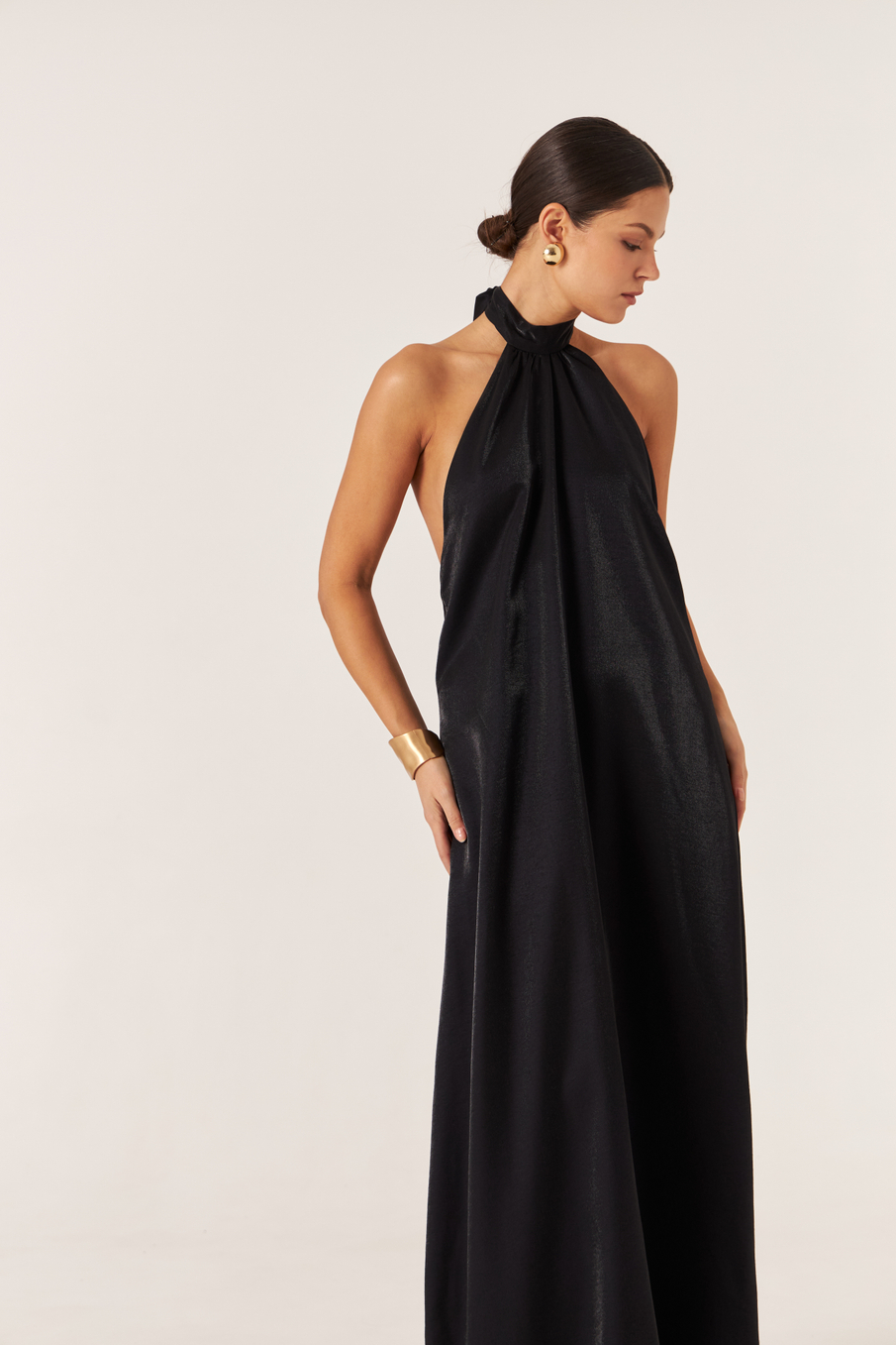 Платье с открытой спиной